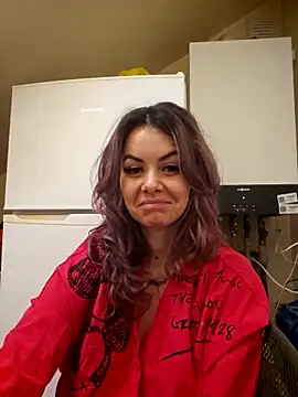 Snapshot of SeductiveMom chatting on 03.18.25 SeductiveMom online show from 03.18.25