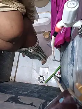 Dassing strip couple online show from 09.30.25