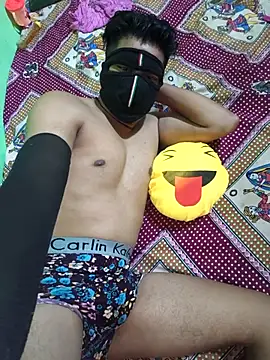 Dassing strip couple online show from 10.02.25