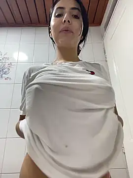 Snapshot of oh_nina chatting on 04.19.26 oh nina online show from 04.19.26