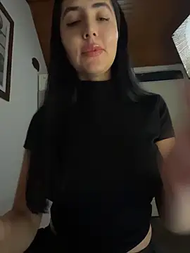 Snapshot of oh_nina chatting on 06.14.26 oh nina online show from 06.14.26