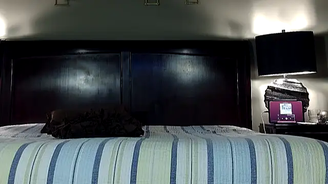 Hornylouisewil online show from 11.28.25