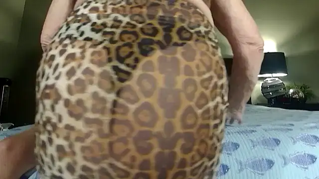 Snapshot of Hornylouisewil chatting on 02.10.26 Hornylouisewil online show from 02.10.26