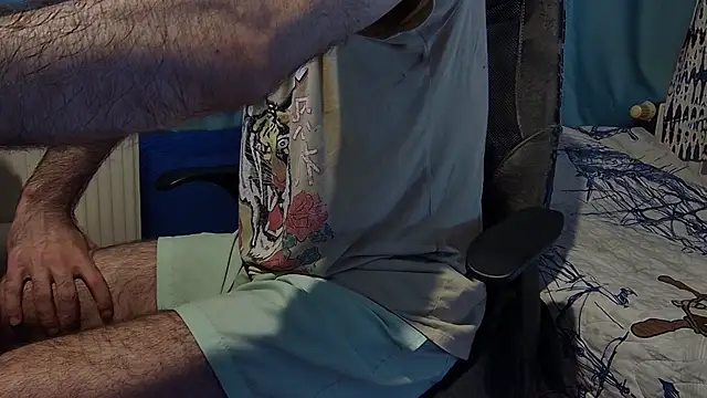 Snapshot of flydirty chatting on 06.25.26 flydirty online show from 06.25.26