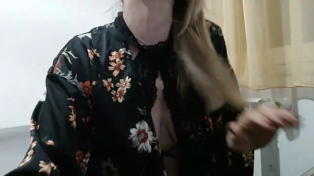 SerenaMilf online show from 02.16.26