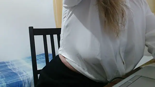 SerenaMilf online show from 03.25.26