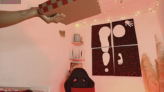 Iamlola  online show from 01.18.26