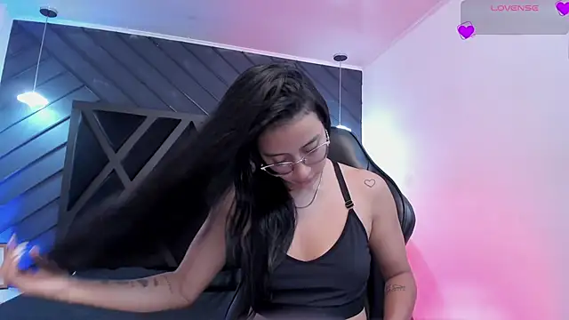 zoe martins  online show from 02.19.26