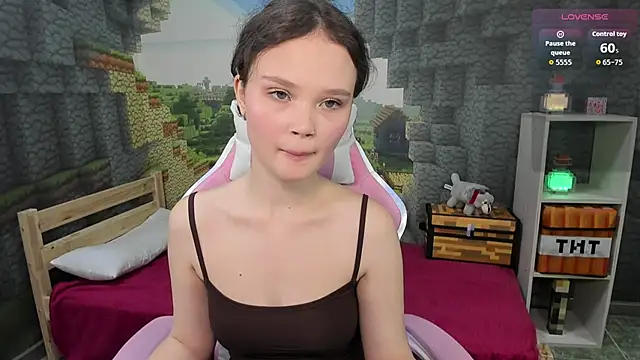 EmilyChaves online show from 09.30.25