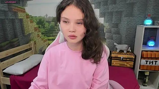 EmilyChaves online show from 10.13.25