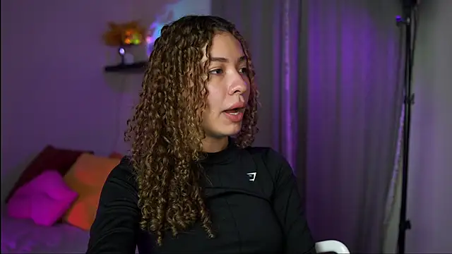 Snapshot of isabella-garcia- chatting on 10.29.25 isabella-garcia- online show from 10.29.25