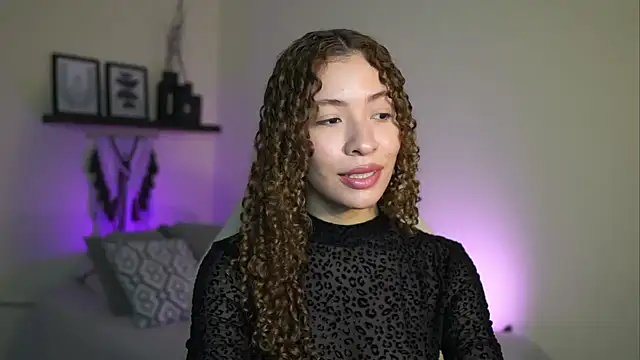 Snapshot of isabella-garcia- chatting on 01.18.26 isabella-garcia- online show from 01.18.26