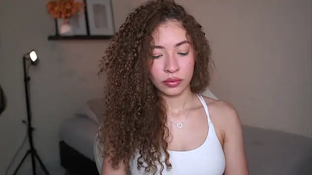 Snapshot of isabella-garcia- chatting on 02.28.26 isabella-garcia- online show from 02.28.26