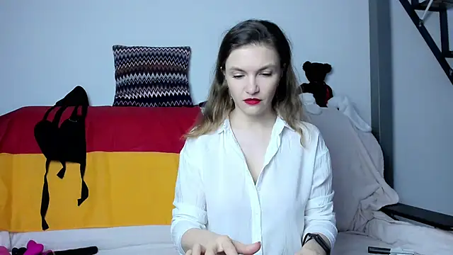 Katherine Twilight online show from 03.21.25