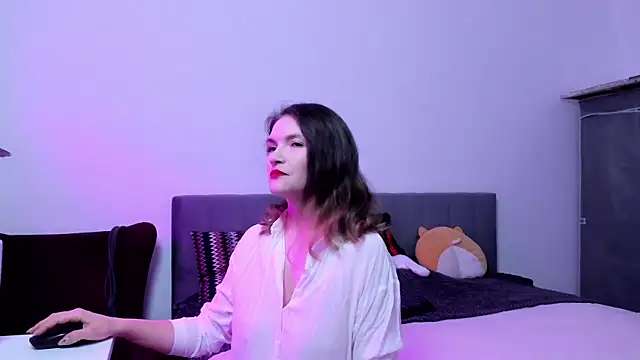 Katherine Twilight online show from 10.17.25