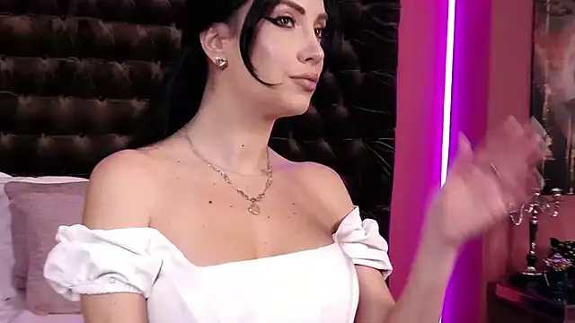 StephanyMillan online show from 12.14.25