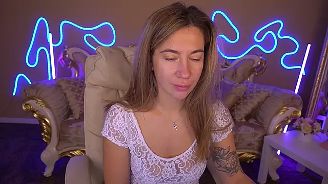 Snapshot of KateShanny chatting on 10.13.25 KateShanny online show from 10.13.25