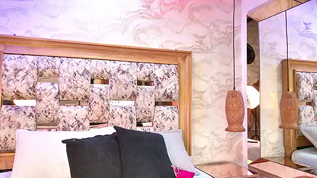 ZOLEY WATSON online show from 02.27.26