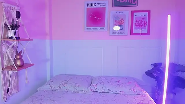 Camila Rivers online show from 09.17.25