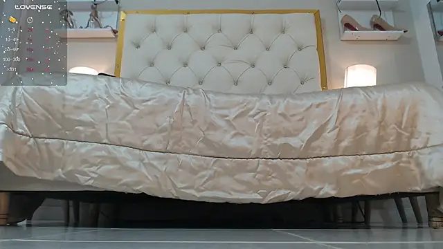 Snapshot of aura_sanders1 chatting on 11.04.25 aura sanders1 online show from 11.04.25