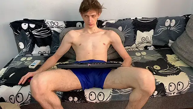 Snapshot of Velles chatting on 06.19.26 Velles online show from 06.19.26