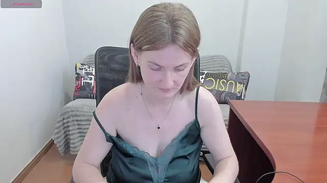Snapshot of Alisha_Skyes chatting on 06.12.26 Alisha Skyes online show from 06.12.26