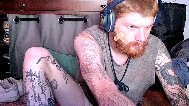 Snapshot of Magnetic127 chatting on 11.11.25 Magnetic127 online show from 11.11.25