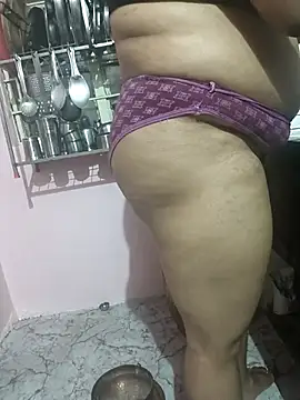 Snapshot of dhanshri143 chatting on 05.18.26 dhanshri143 online show from 05.18.26