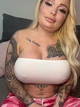 Snapshot of shortybig_official chatting on 02.19.26 shortybig official online show from 02.19.26