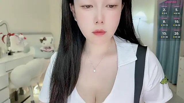 Snapshot of Bella_Ava chatting on 05.19.26 Bella Ava online show from 05.19.26