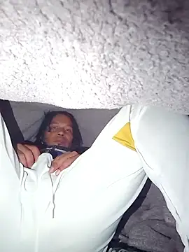 Snapshot of uratre chatting on 01.10.26 uratre online show from 01.10.26