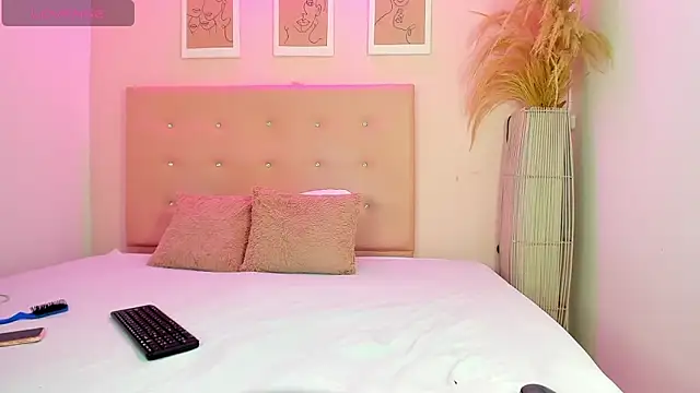 ANNIE DOLCE  online show from 05.23.26