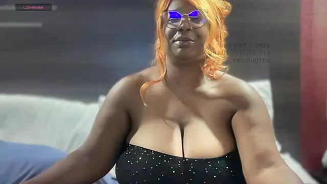 Snapshot of furykat1 chatting on 11.01.25 furykat1 online show from 11.01.25