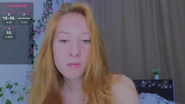 Snapshot of Candy_Flosse chatting on 09.22.25 Candy Flosse online show from 09.22.25