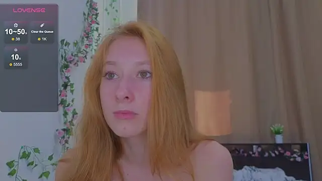 Snapshot of Candy_Flosse chatting on 09.23.25 Candy Flosse online show from 09.23.25