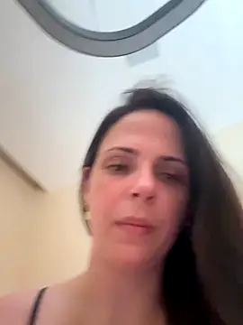 Snapshot of Lady_LauraRose chatting on 10.18.25 Lady LauraRose online show from 10.18.25