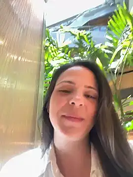 Snapshot of Lady_LauraRose chatting on 11.21.25 Lady LauraRose online show from 11.21.25