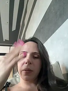 Snapshot of Lady_LauraRose chatting on 12.01.25 Lady LauraRose online show from 12.01.25