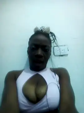 Snapshot of Aurora-Queen chatting on 10.31.25 Aurora-Queen online show from 10.31.25