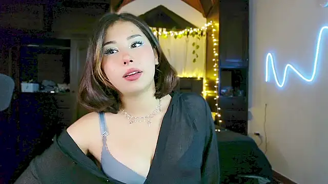 Snapshot of Shisuku_Sophi chatting on 01.16.26 Shisuku Sophi online show from 01.16.26