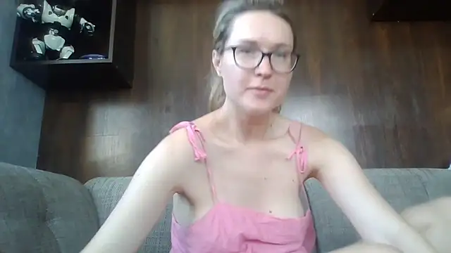 Snapshot of Jugira chatting on 06.20.26 Jugira online show from 06.20.26