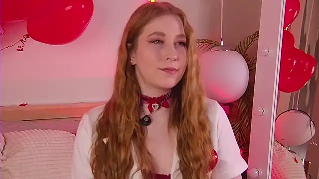 Snapshot of MiaEuphoria_ chatting on 02.15.26 MiaEuphoria online show from 02.15.26