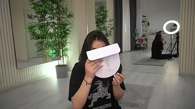 Snapshot of EmmaBlanco chatting on 02.05.26 EmmaBlanco online show from 02.05.26