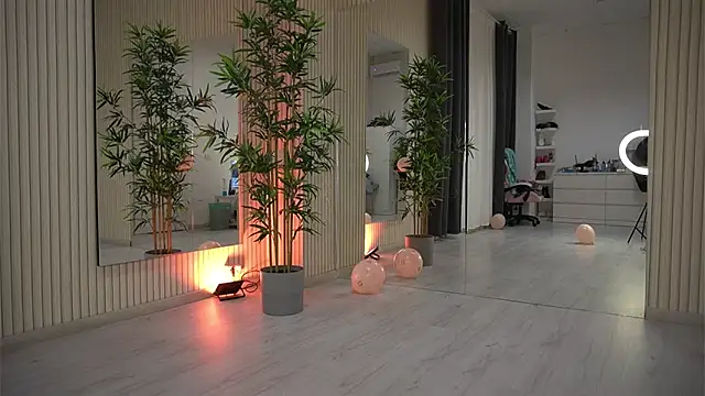 Snapshot of EmmaBlanco chatting on 02.27.26 EmmaBlanco online show from 02.27.26