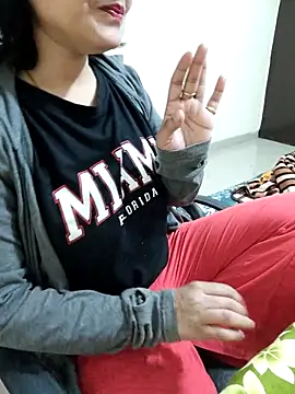 Snapshot of Pihu_Chopra chatting on 02.04.26 Pihu Chopra online show from 02.04.26
