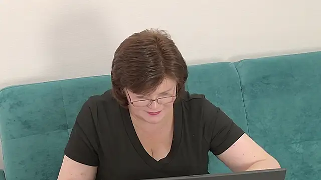 Snapshot of Sandra_Sunrise chatting on 11.02.25 Sandra Sunrise online show from 11.02.25