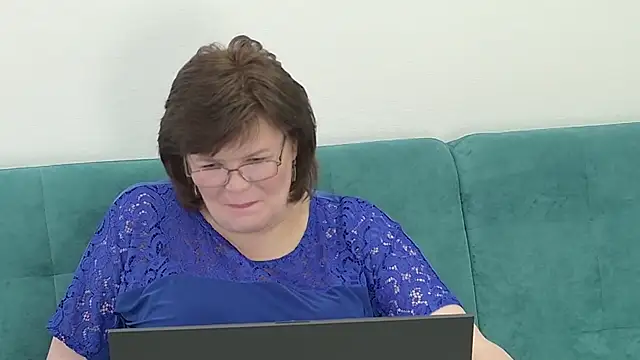 Snapshot of Sandra_Sunrise chatting on 11.22.25 Sandra Sunrise online show from 11.22.25