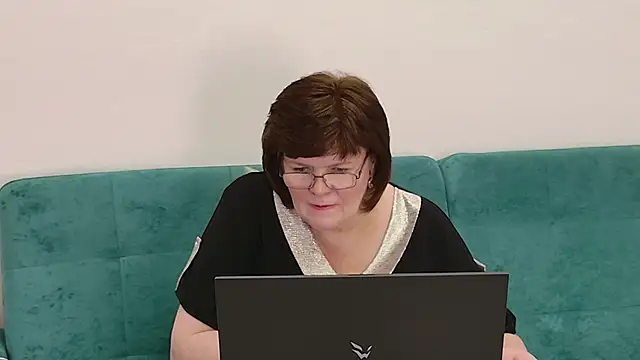 Snapshot of Sandra_Sunrise chatting on 12.05.25 Sandra Sunrise online show from 12.05.25