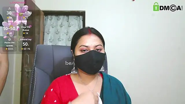 Snapshot of SassyWildCouple chatting on 04.24.26 SassyWildCouple online show from 04.24.26