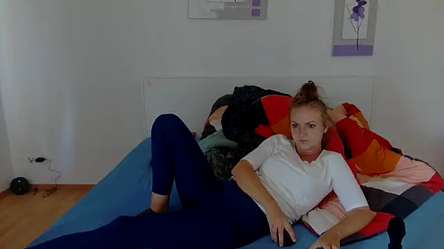 hornycouplefuck12 online show from 09.14.25